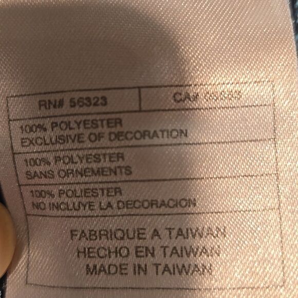 Girl's size 16/XL black Nike shorts - Picture 7 of 7